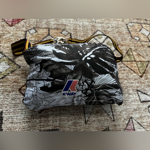 K-Way and Christian Lacroix reversible windbreaker - Picture 10 of 15